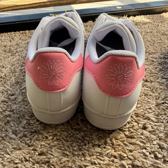 Adidas pink and white valentine day - Picture 3 of 4